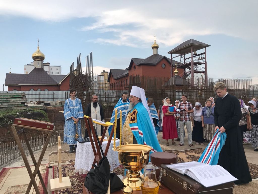 Митр.Никон освятил основание нового Казанского собора в г. Стерлитамаке