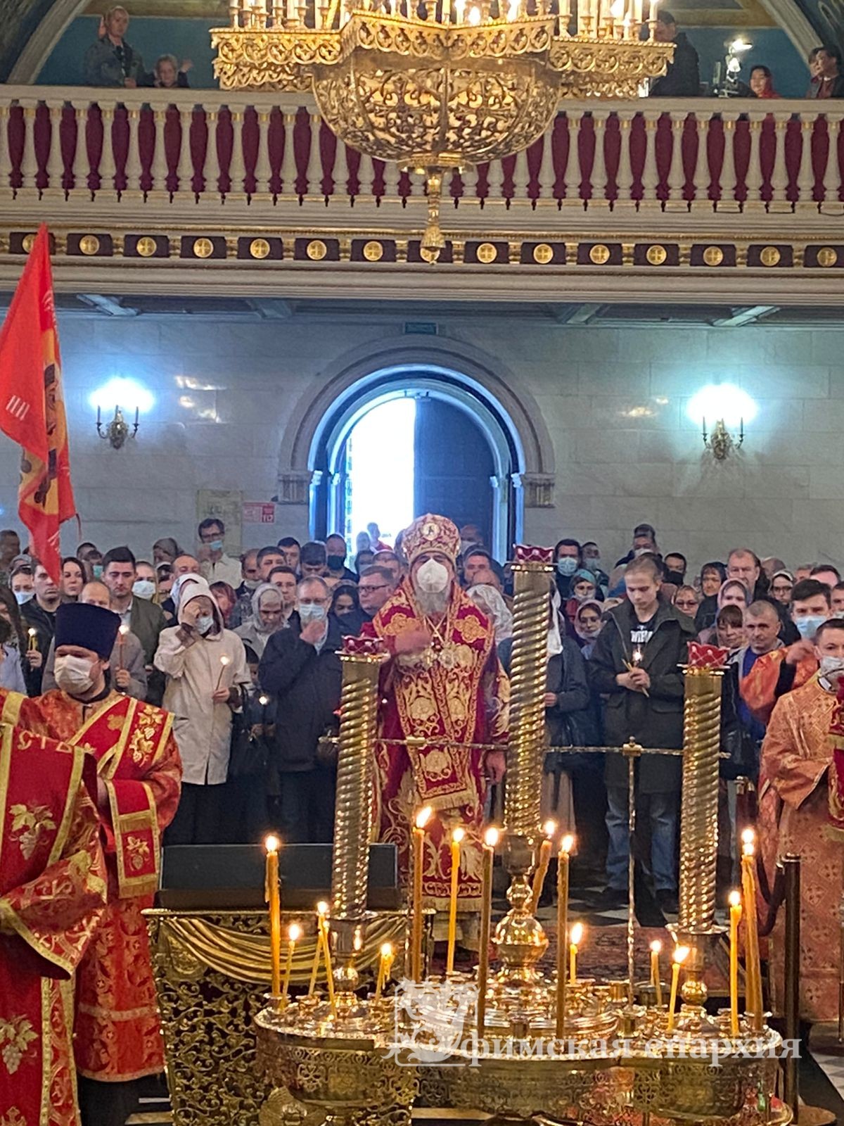 В Уфе встретили Благодатный огонь с Гроба Господня: фото 5