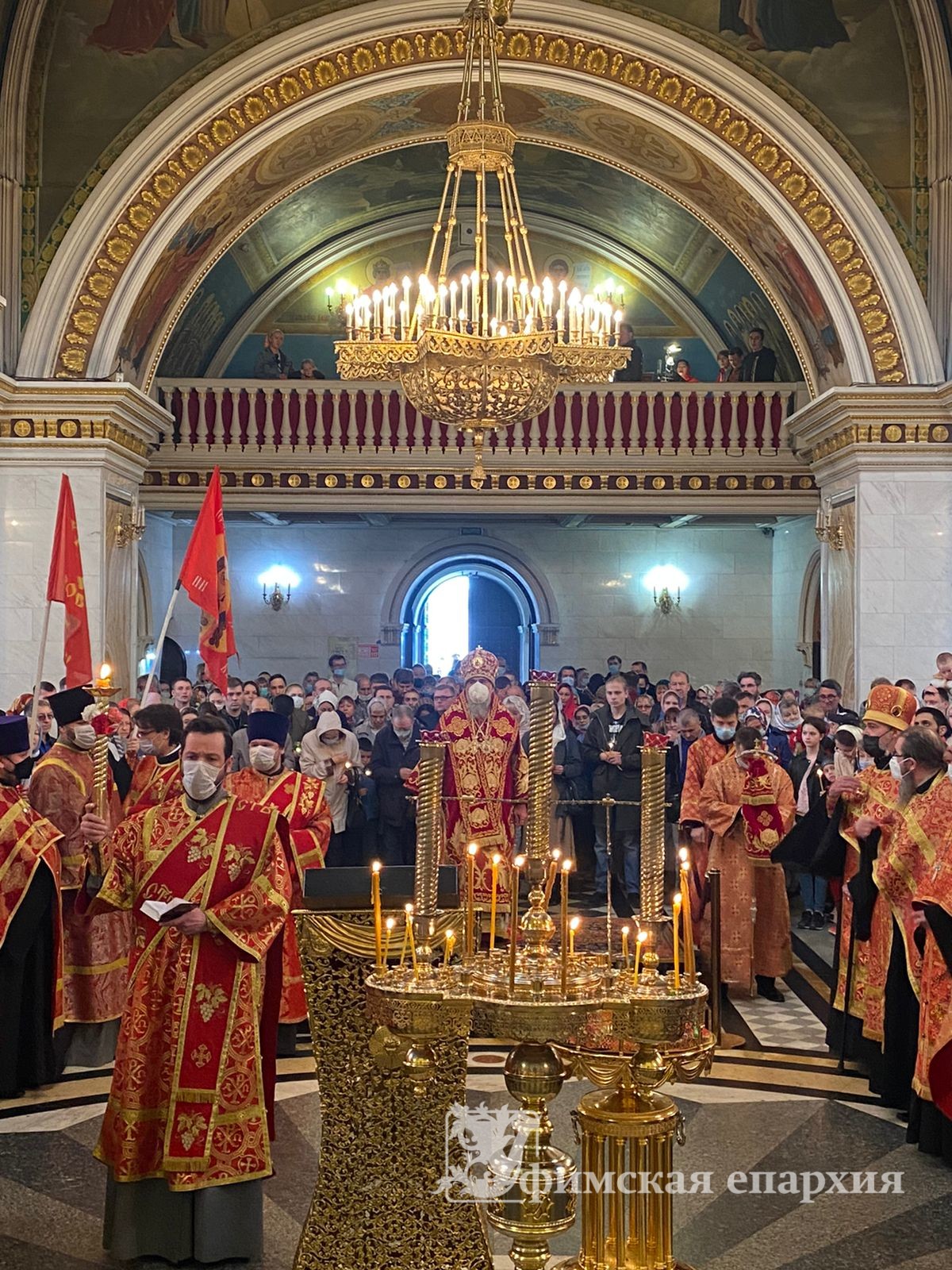 В Уфе встретили Благодатный огонь с Гроба Господня: фото 4