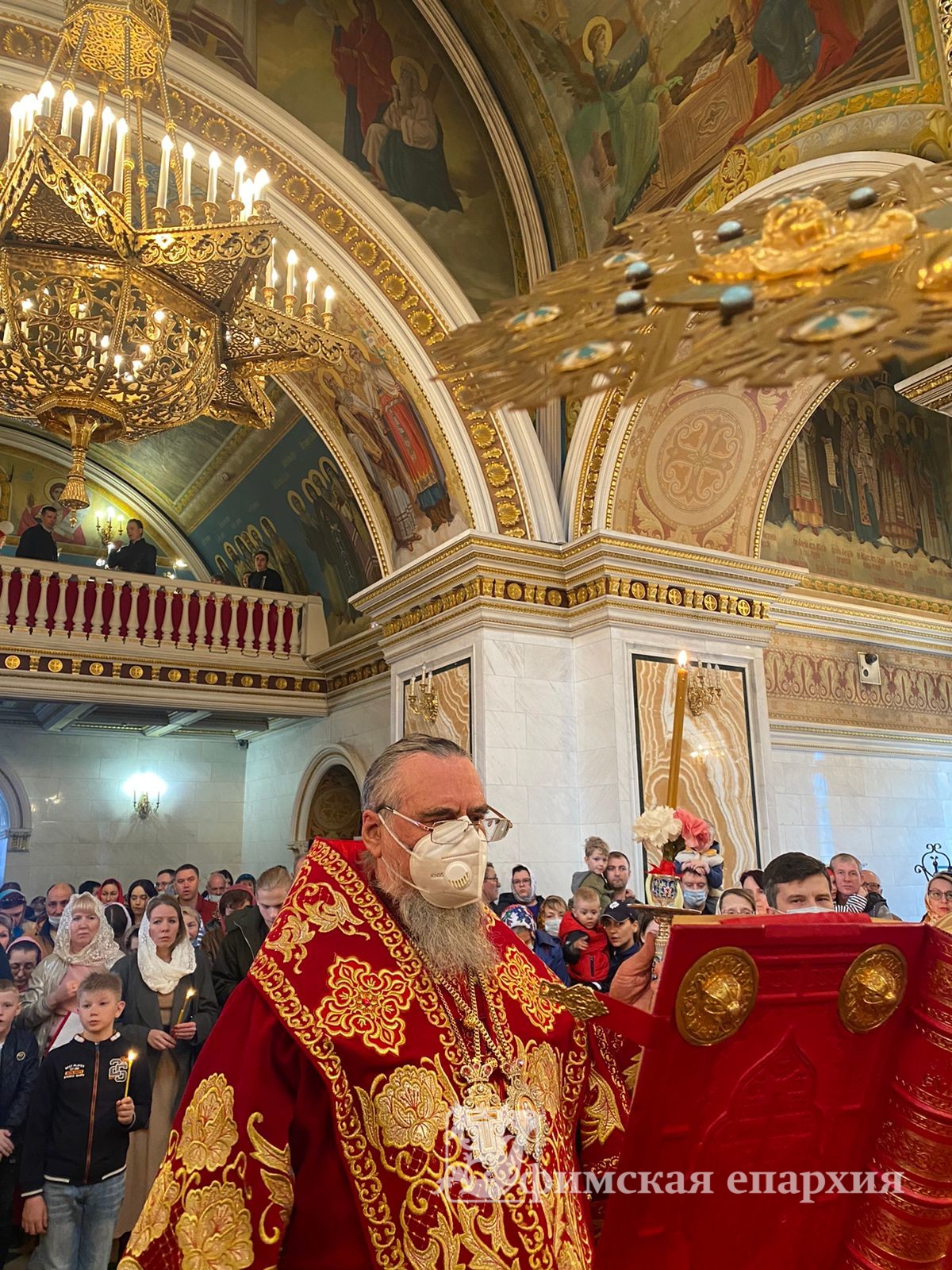 В Уфе встретили Благодатный огонь с Гроба Господня: фото 3