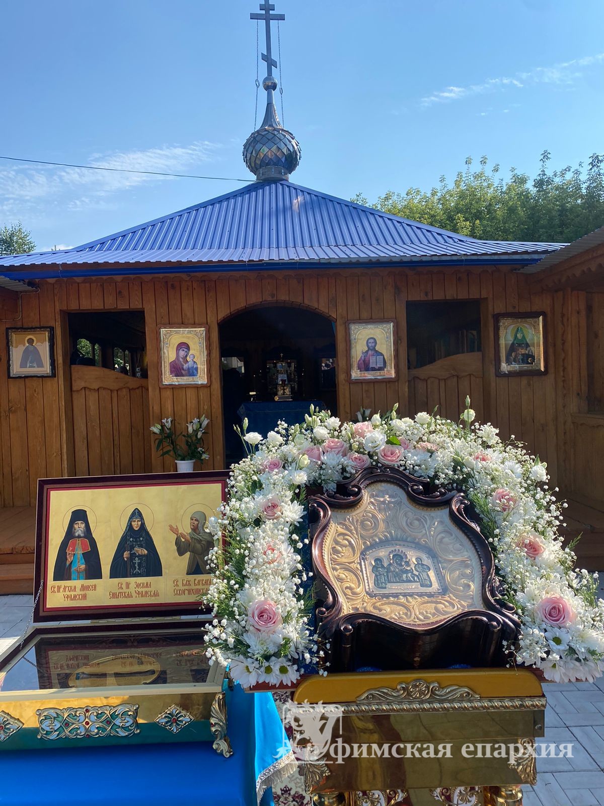 Архиерейское богослужение в день в праздник Смоленской (Бугабашской) иконы Божией Матери: фото 6
