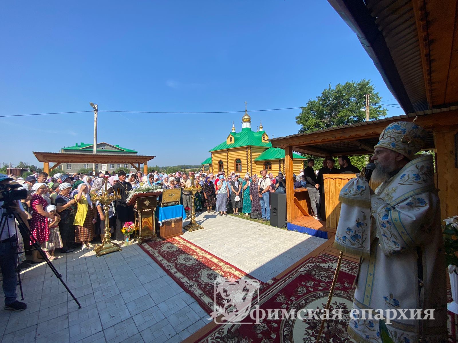 Архиерейское богослужение в день в праздник Смоленской (Бугабашской) иконы Божией Матери: фото 9