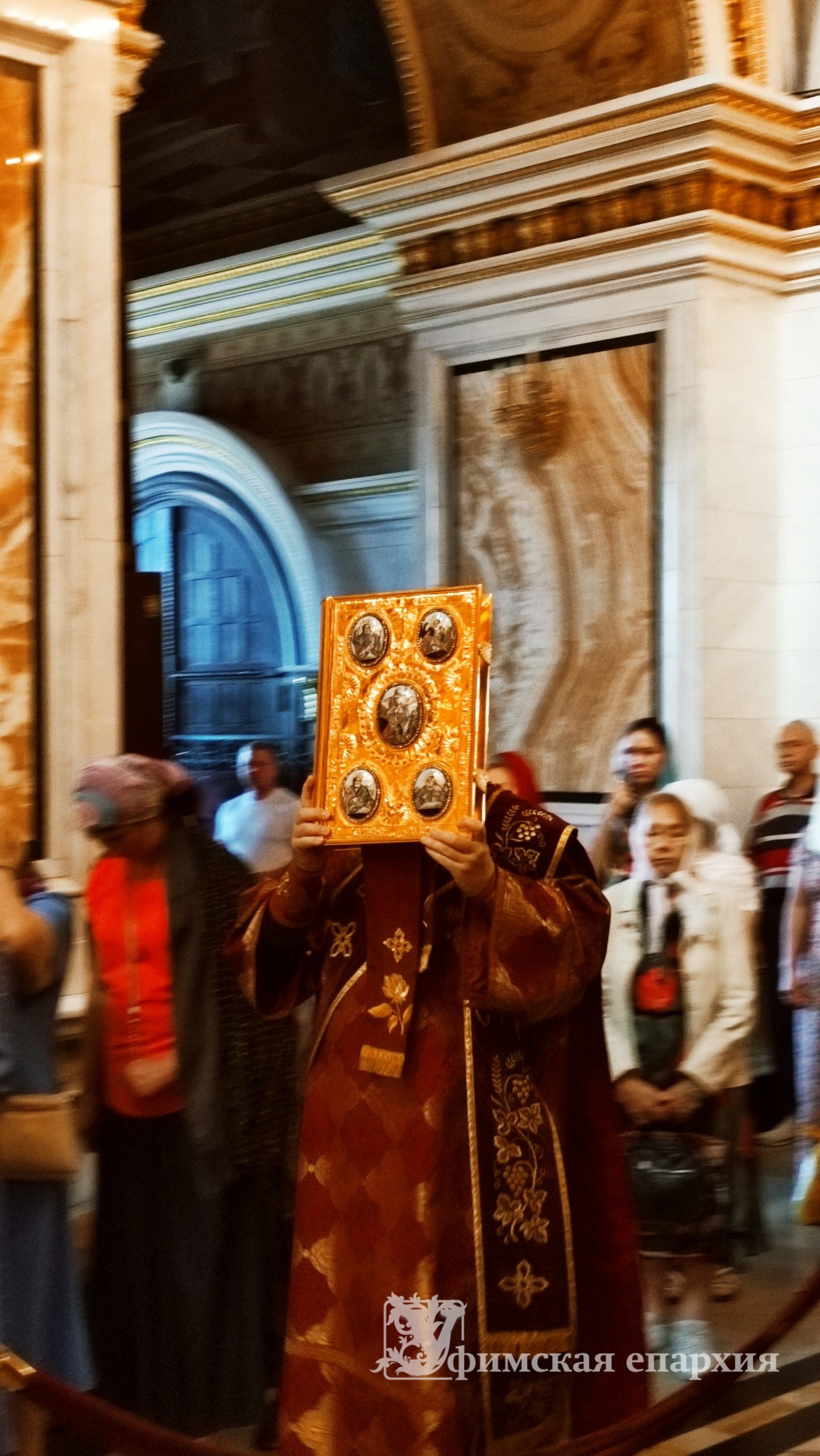 Служение митр.Никона в праздник Происхождения Честных Древ Креста Господня: фото 21