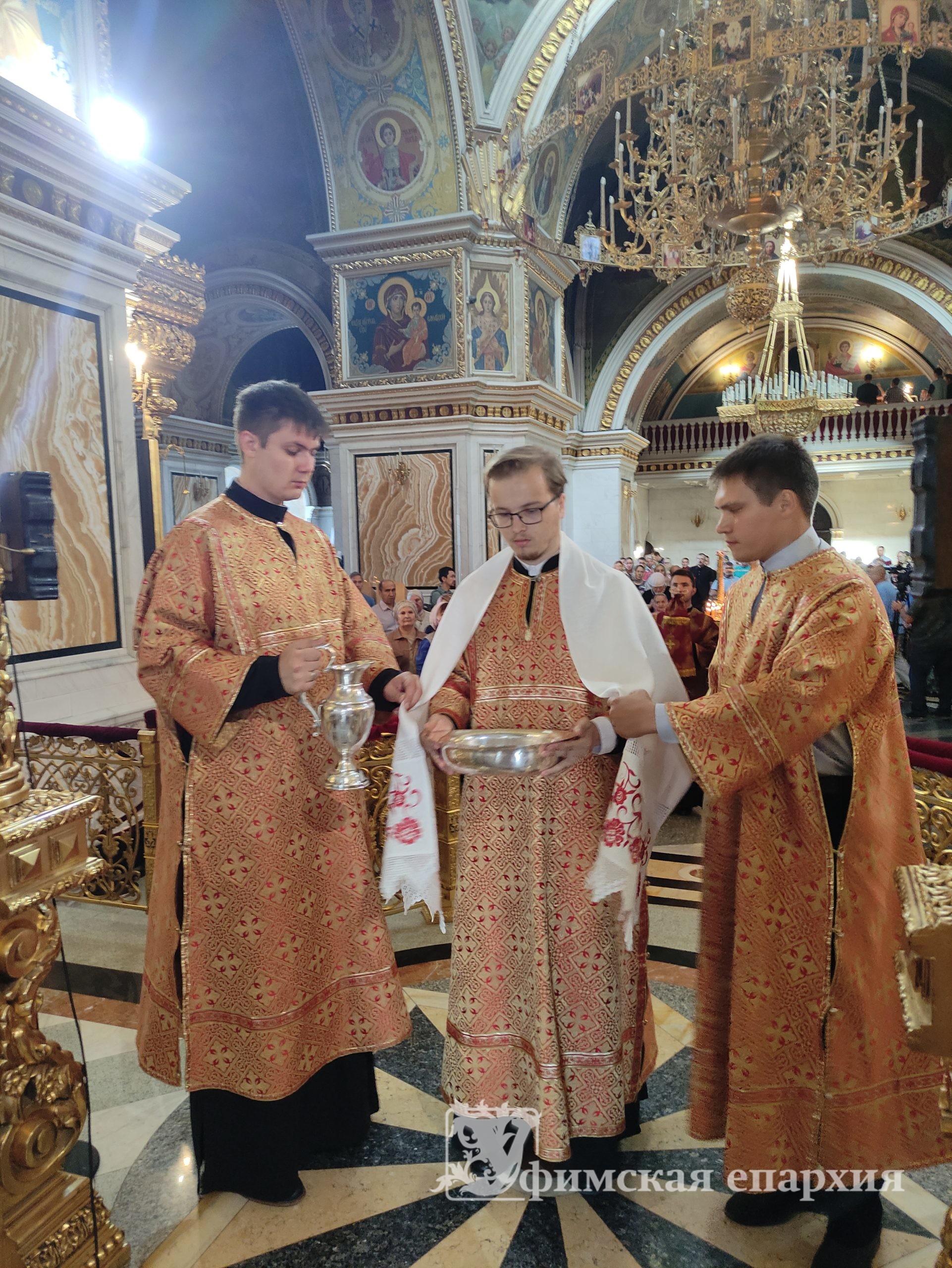 Служение митр.Никона в праздник Происхождения Честных Древ Креста Господня: фото 24