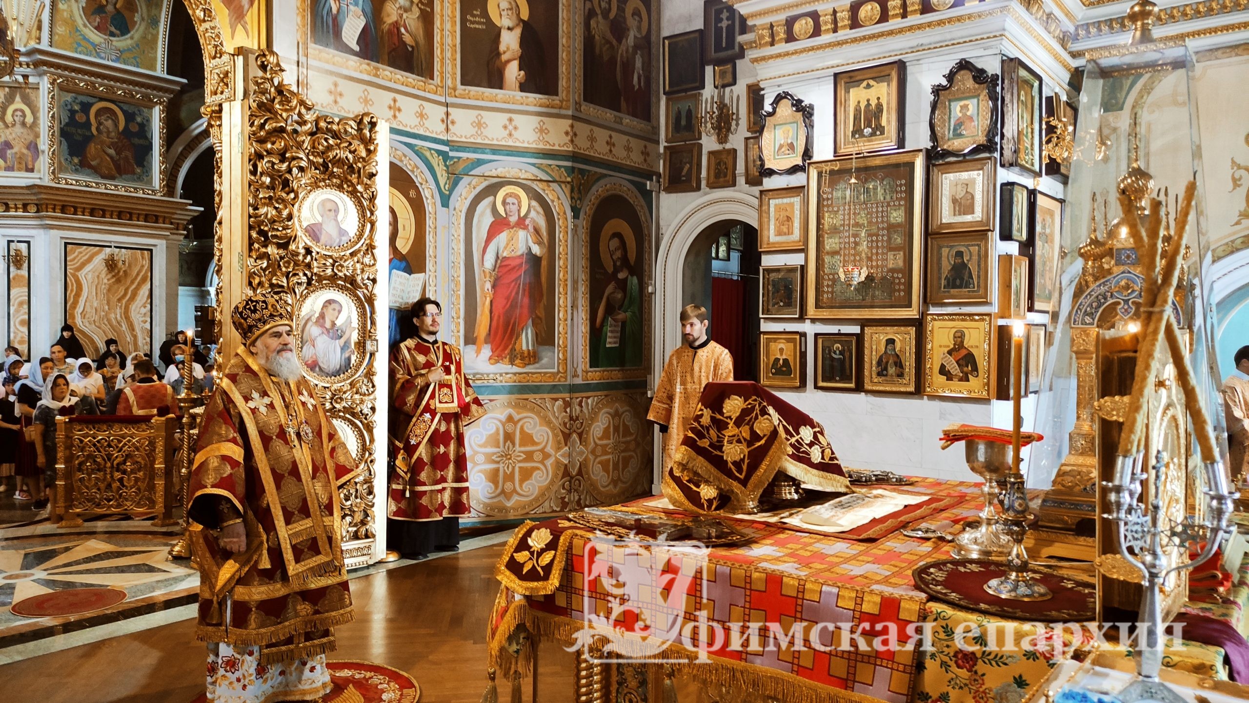 Служение митр.Никона в праздник Происхождения Честных Древ Креста Господня: фото 30