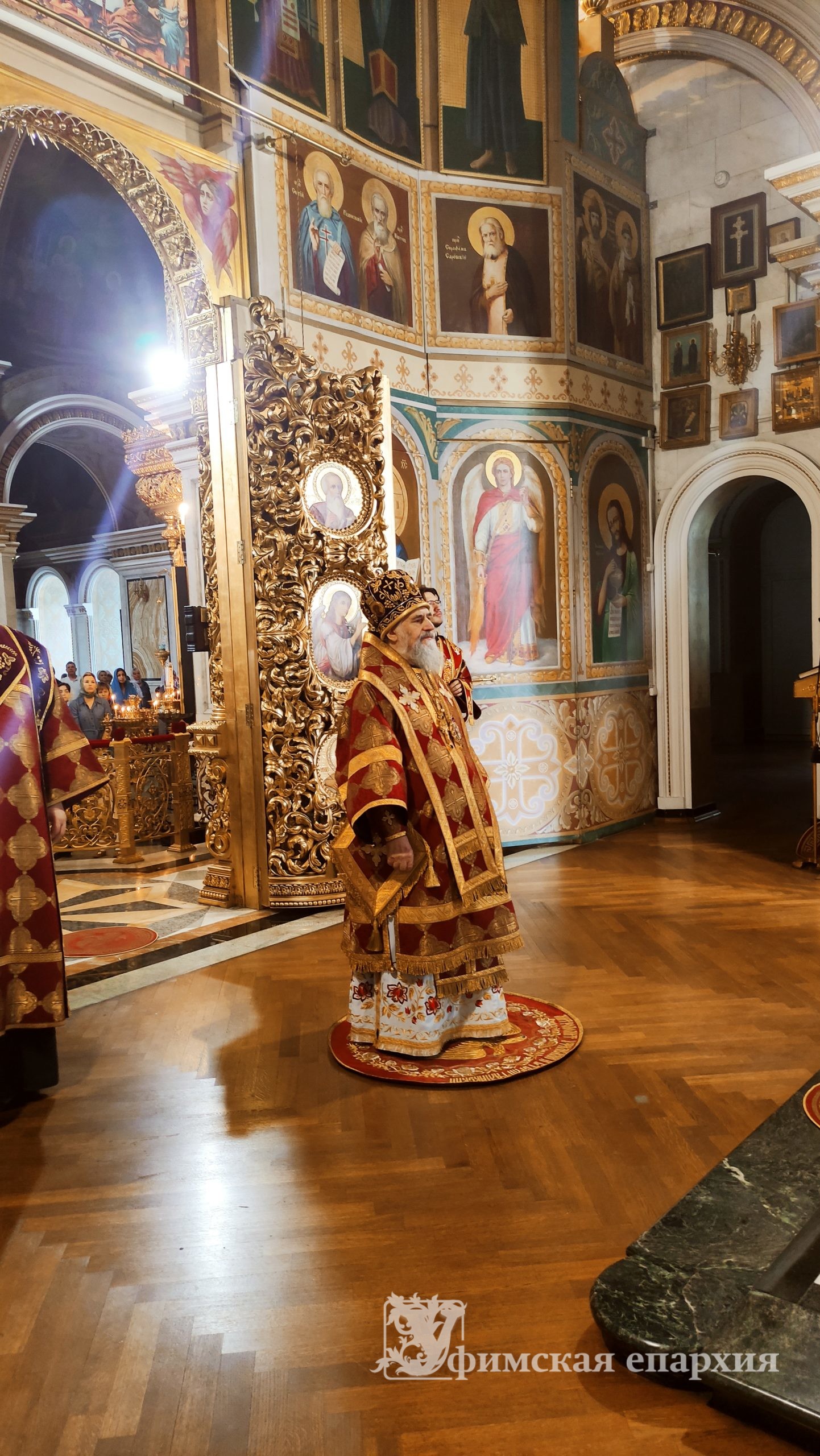 Служение митр.Никона в праздник Происхождения Честных Древ Креста Господня: фото 31