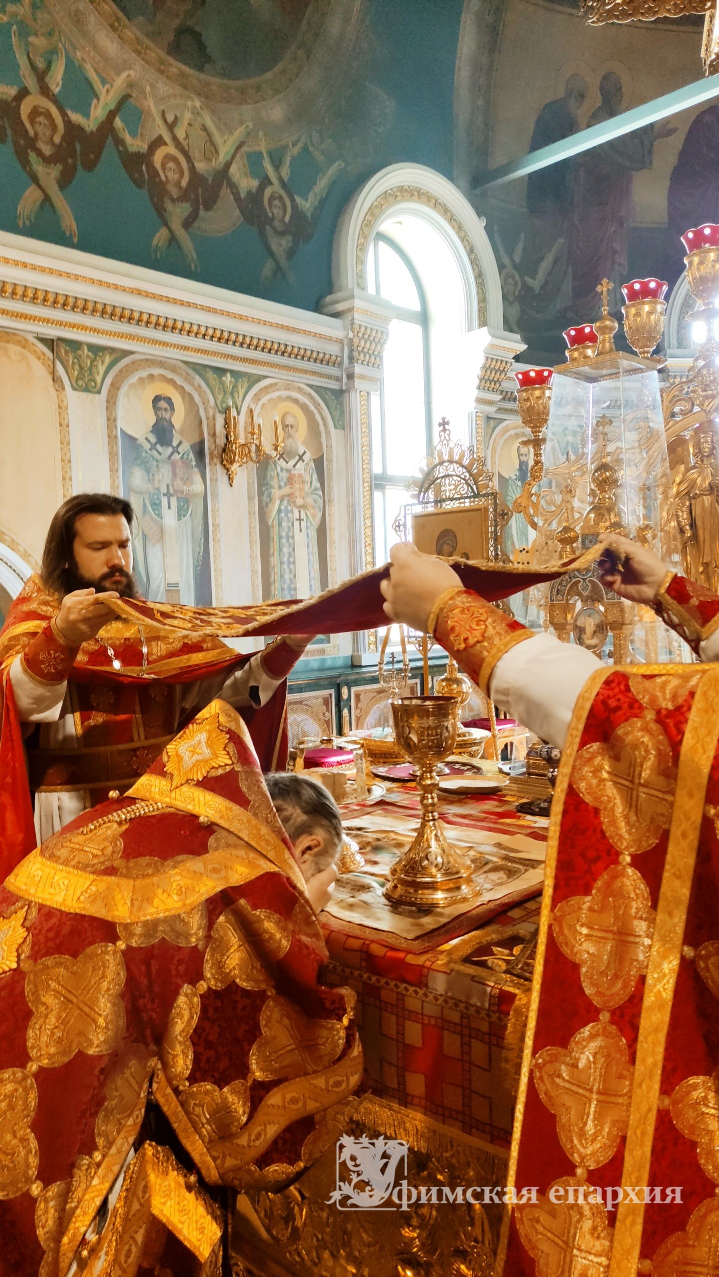Служение митр.Никона в праздник Происхождения Честных Древ Креста Господня: фото 32