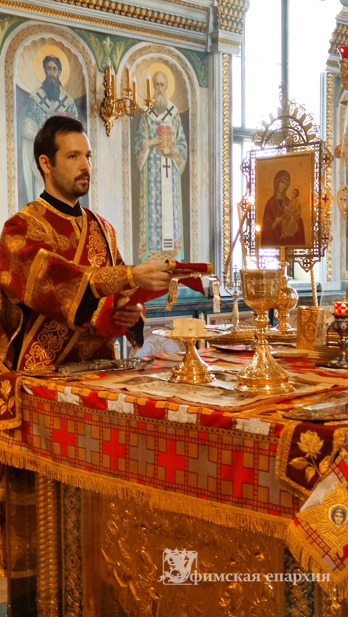 Служение митр.Никона в праздник Происхождения Честных Древ Креста Господня: фото 34