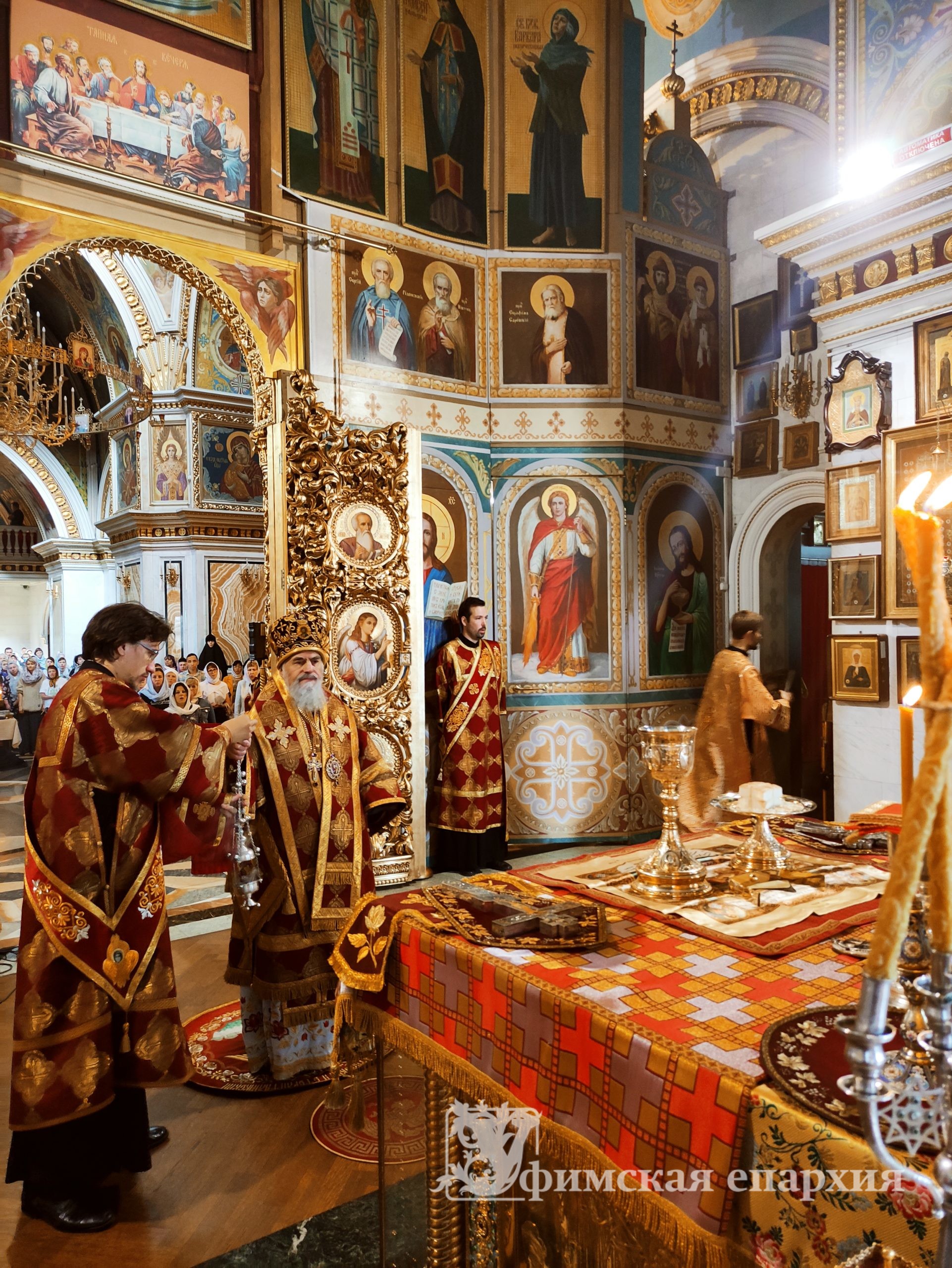 Служение митр.Никона в праздник Происхождения Честных Древ Креста Господня: фото 37