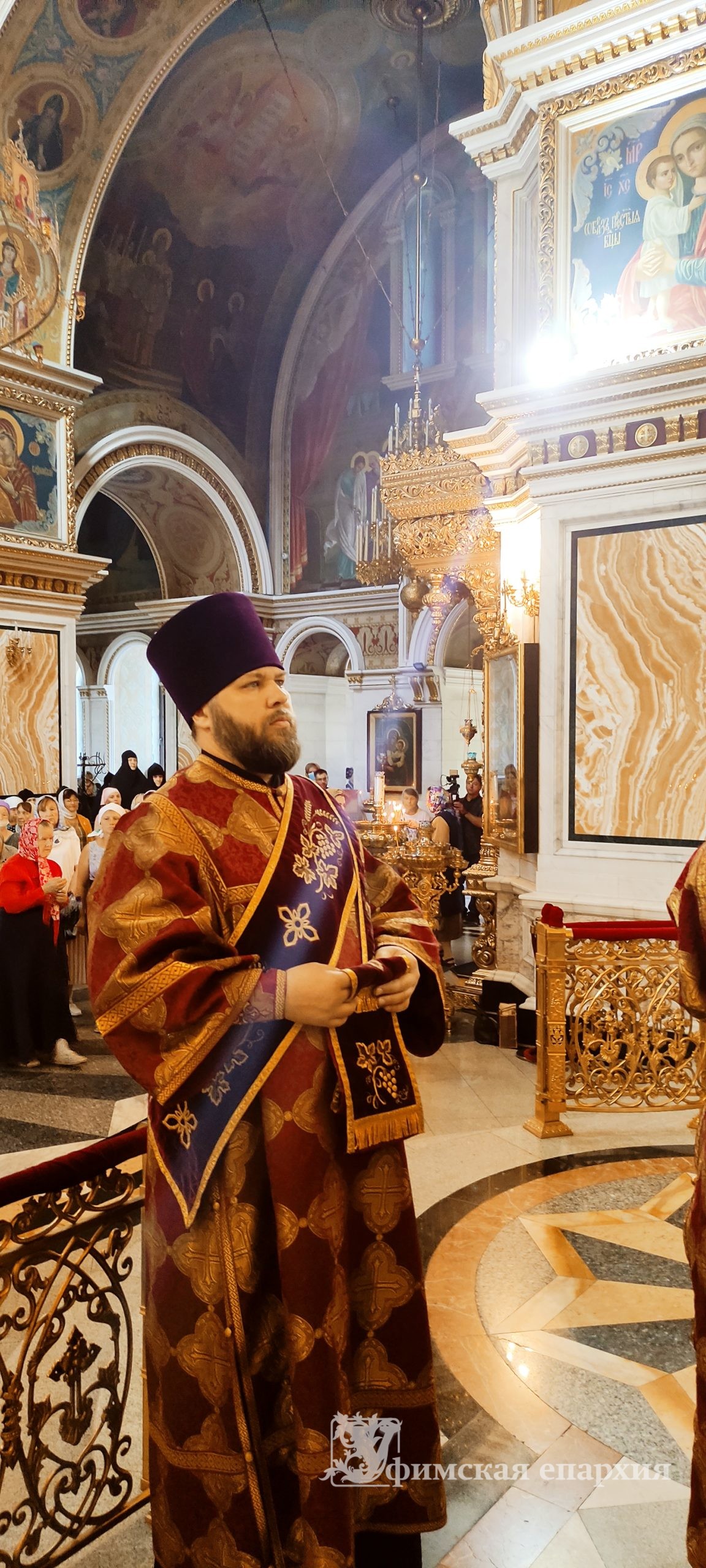 Служение митр.Никона в праздник Происхождения Честных Древ Креста Господня: фото 38