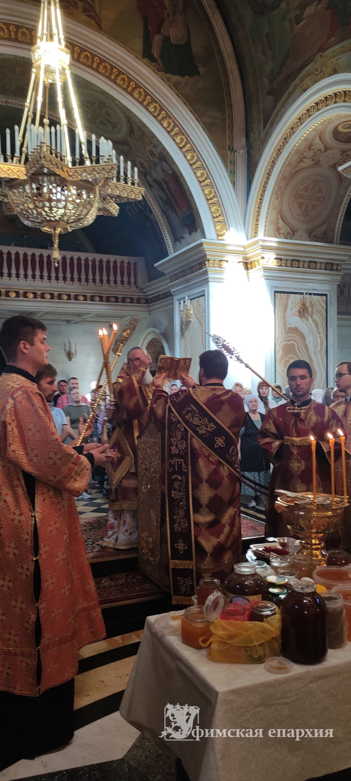 Служение митр.Никона в праздник Происхождения Честных Древ Креста Господня: фото 42