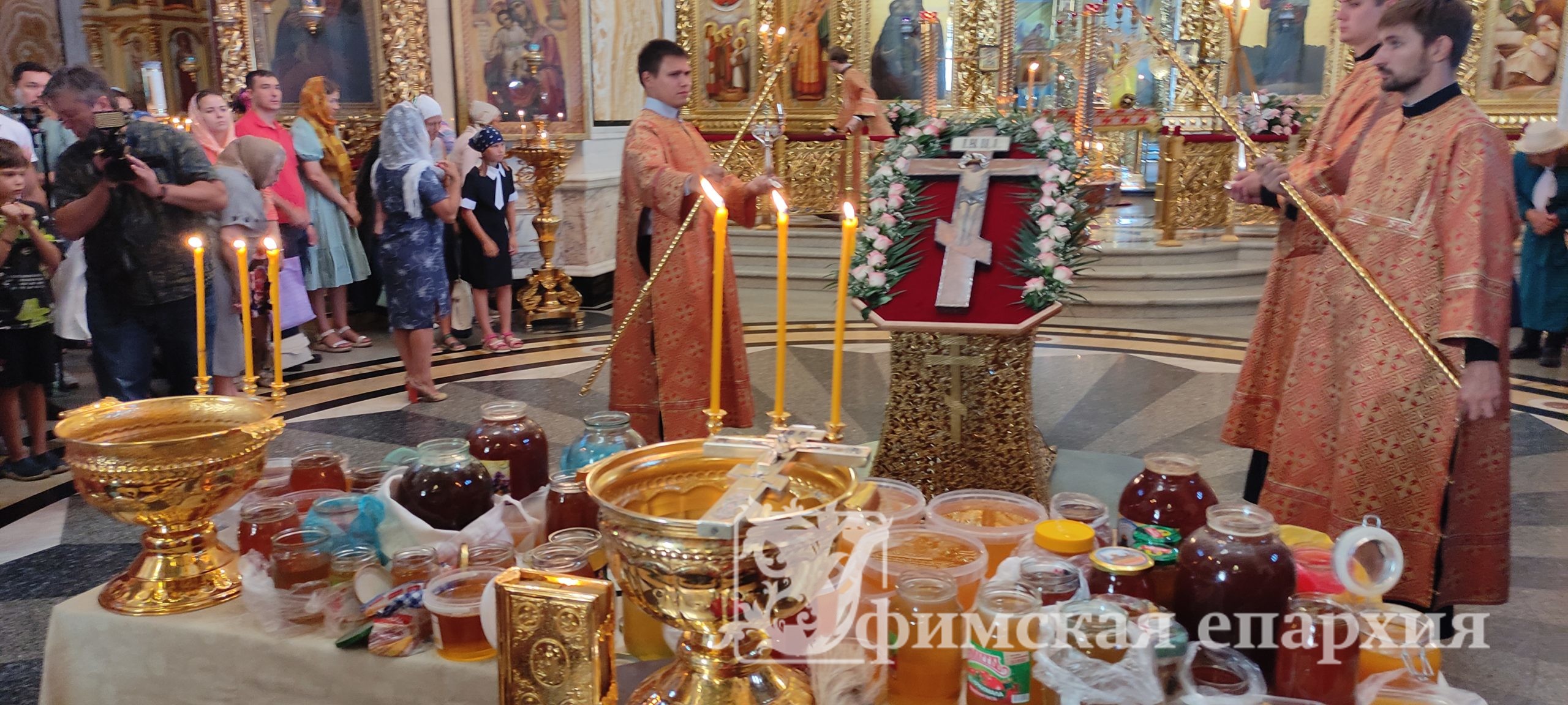 Служение митр.Никона в праздник Происхождения Честных Древ Креста Господня: фото 44