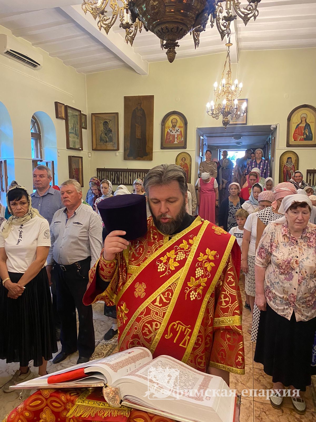 Служение митр.Никона в день памяти св.вмч.Пантелеимона Целителя: фото 2