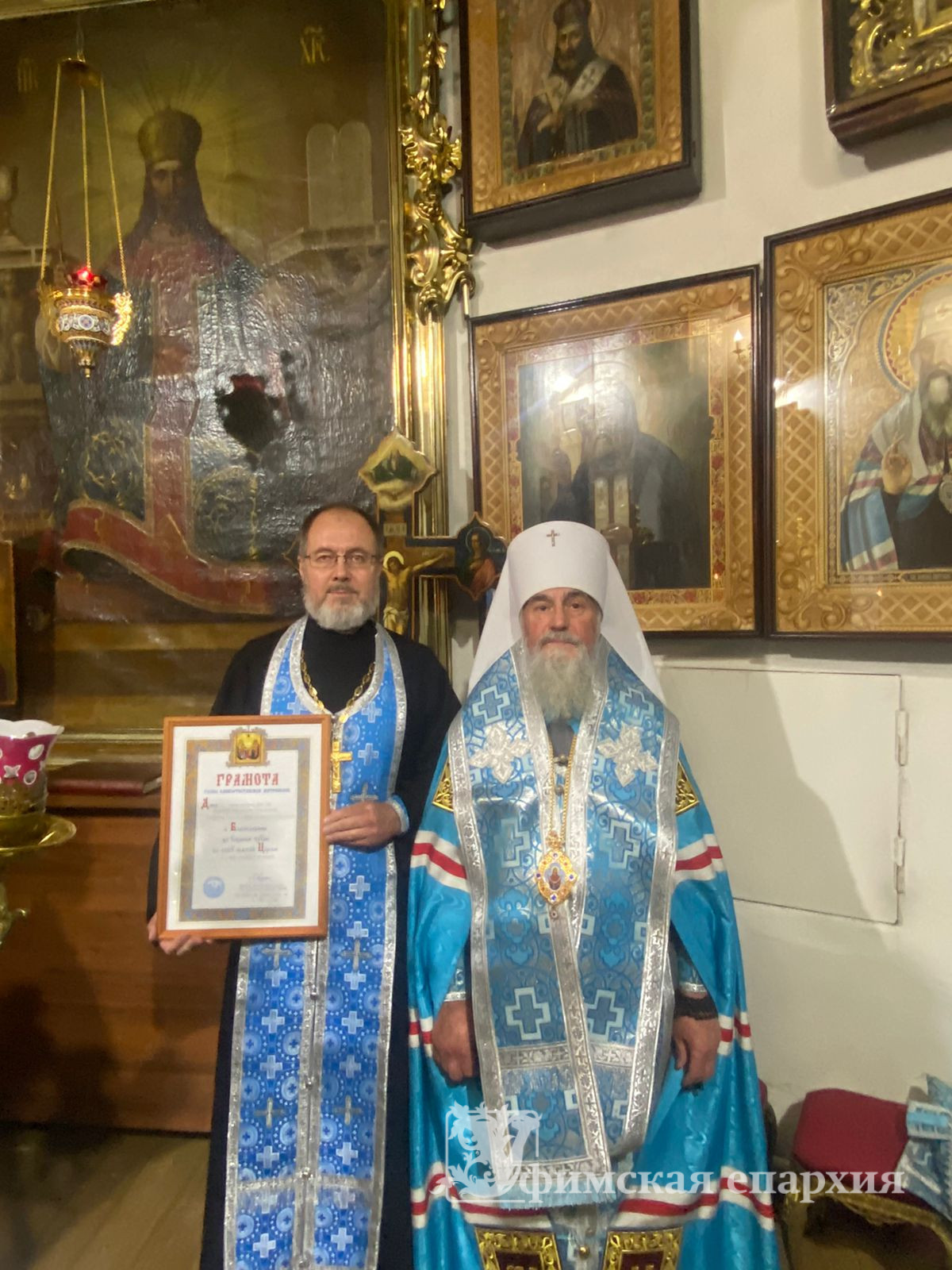 Служение митрополита Никона накануне великого праздника Покрова Пресвятой Богородицы: фото 1