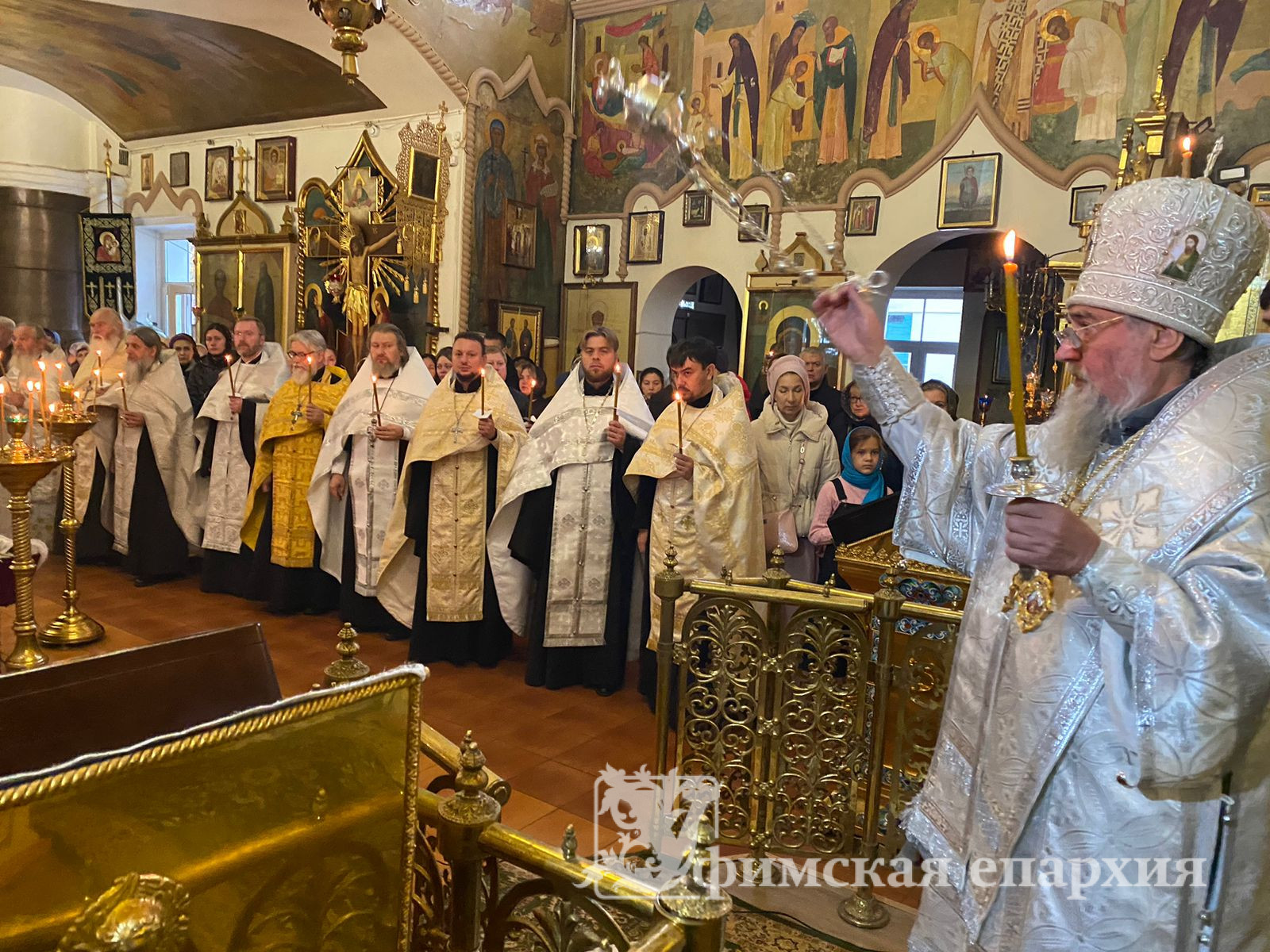 Состоялось отпевание и погребение митрофорного протоиерея Петра Киселёва: фото 2
