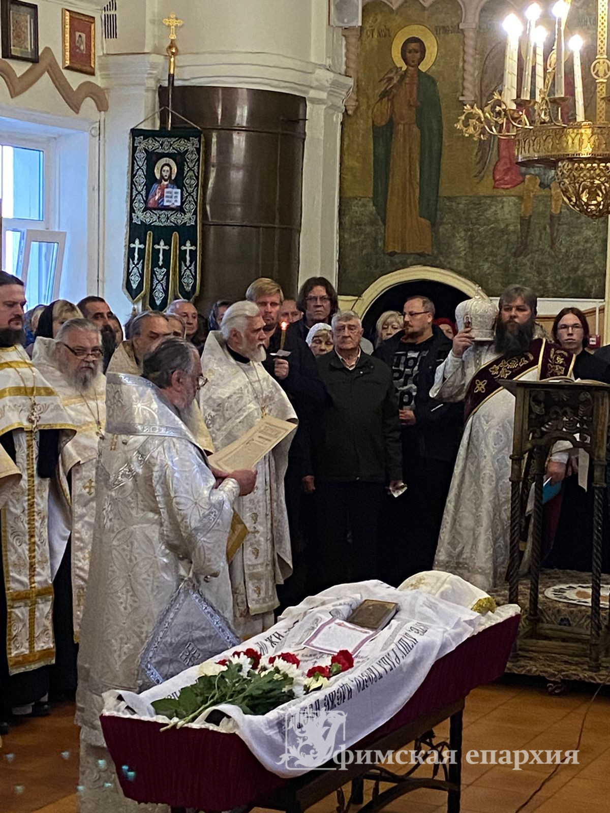 Состоялось отпевание и погребение митрофорного протоиерея Петра Киселёва: фото 4