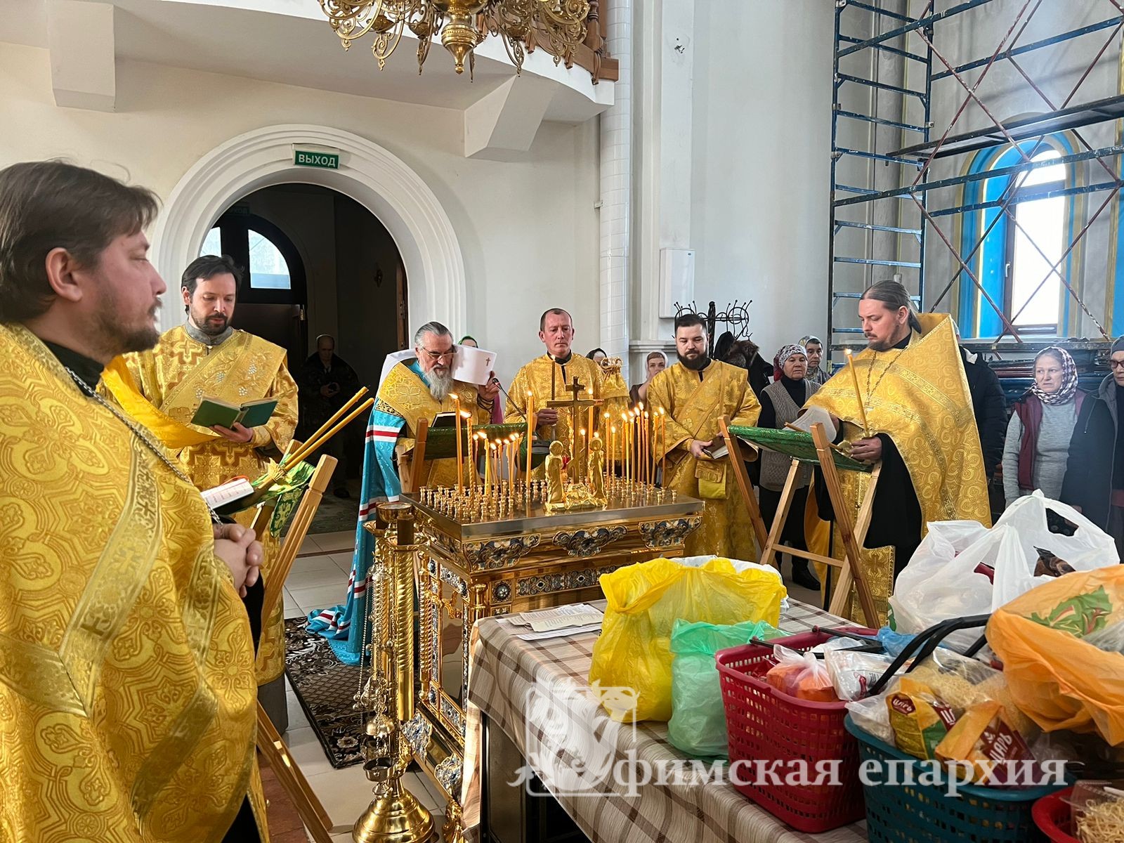 Служение митрополита Никона накануне Вселенской родительской мясопустной субботы: фото 3